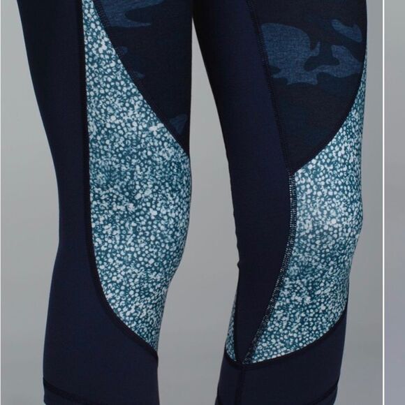 ✨HP✨Lululemon Wunder Under Crop *Full-On Luon✨ - Picture 4 of 9